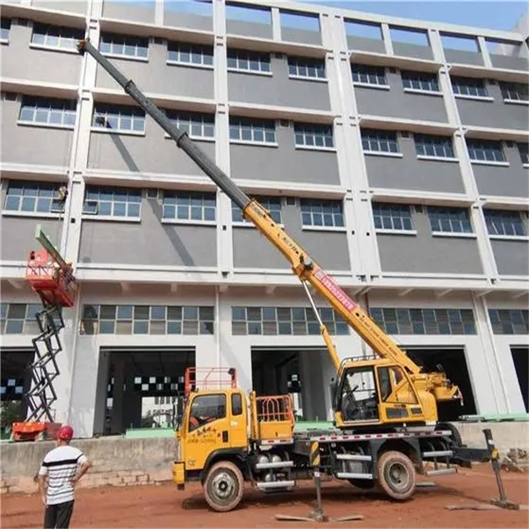 九龙高楼层玻璃吊装